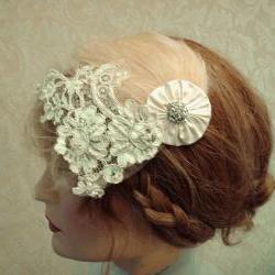 1920's Wedding Headpiece, Flapper Style, Feather Fascinator, Beaded Bridal Headband, Vintage Lace Headpiece, Petite Gold Shimmer Tulle Veil