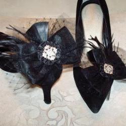 Black Bow Shoe Clips, Black White Wedding, Bridal Accessories, Tulle, Rhinestone Buttons, Ostrich Feathers, Birdcage Netting
